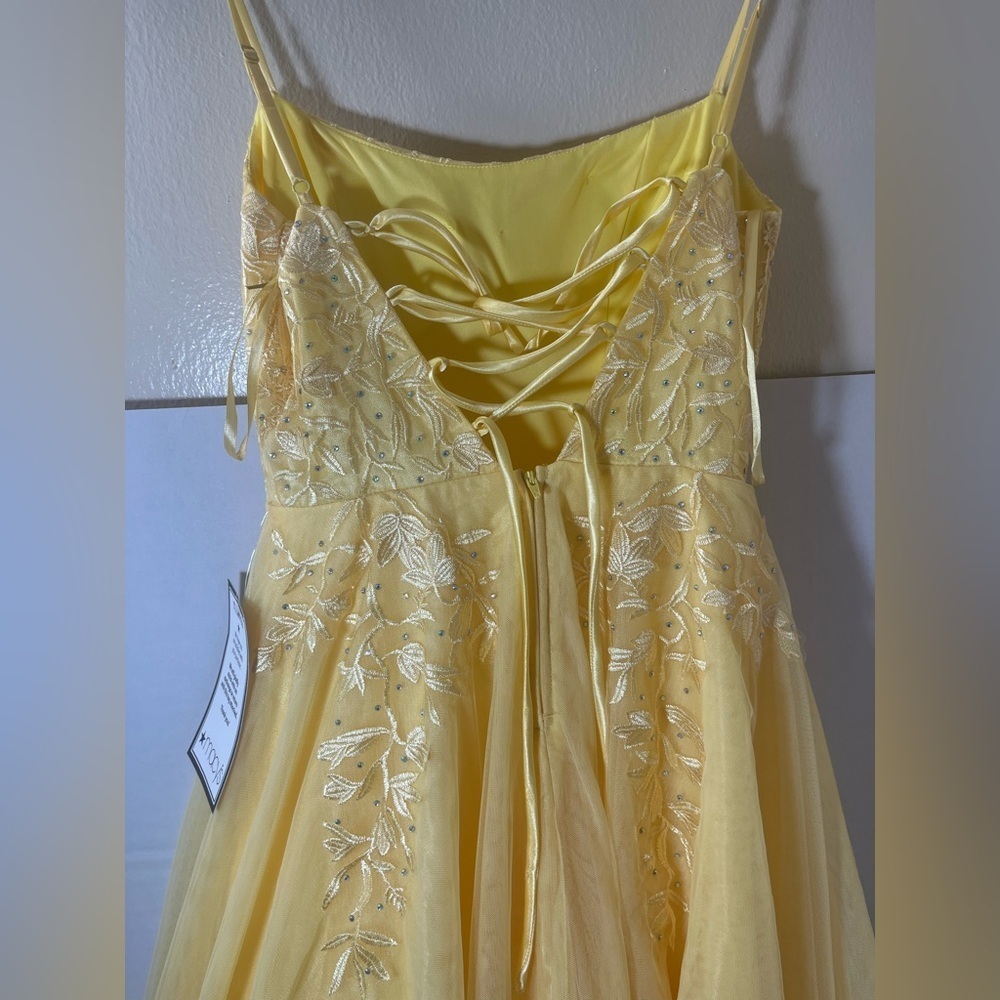 Say Yes Juniors' Embellished Lace-Up Mesh Gown - Picture 9 of 10
